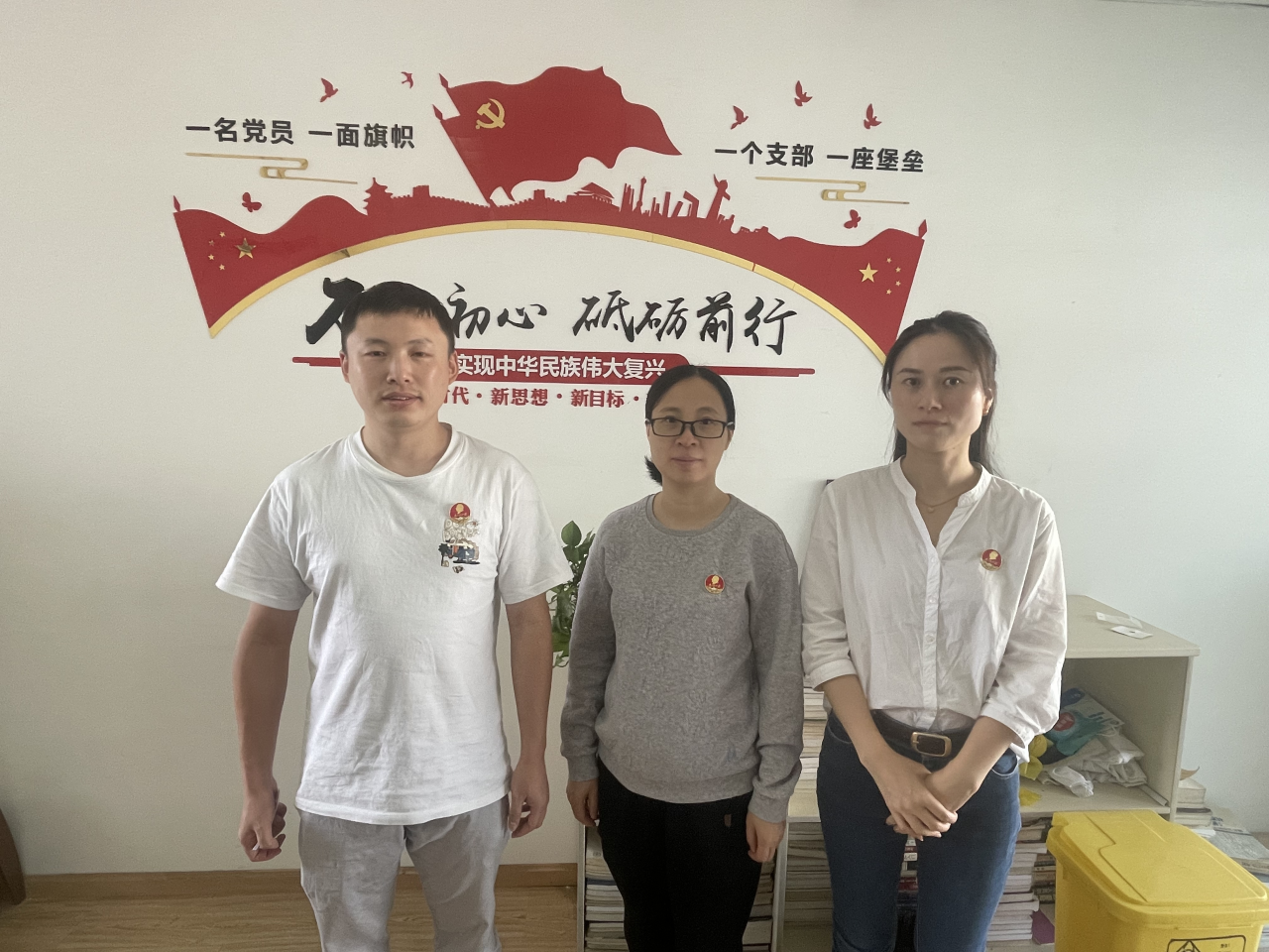 国庆赠章：镌刻时光，奏响奋进征程的激昂乐章